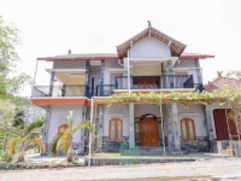 Dewisri Homestay Hotels in Pajangan