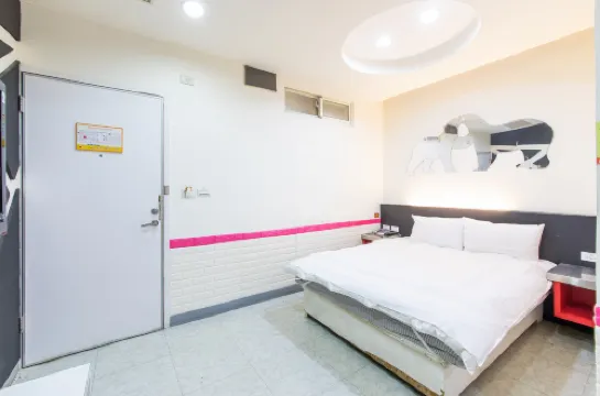 Giant Rich King Plaza Hotel