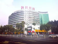 Longcheng Hotel (Luzhou Broadcasting Center Backgammon)