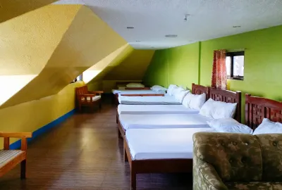 RedDoorz Hostel @ Baguio Tourist Cabin Hotels near Baguio Loakan Airport