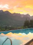 Xinzhibao · Yuanshan  Homestay (Enshi Grand Canyon Tourist Center Branch) - Pools