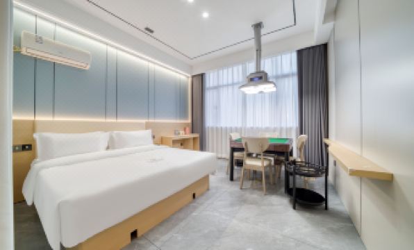 Bali Island Holiday Hotel (Xinzhou International Business City)