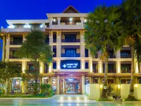 Pierre Hotel Hotels near Wat Preah Prom Rath