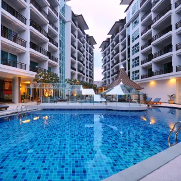 Crystal Palace Luxury Hotel Pattaya Hotels near Tubtim Plaza