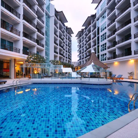 Crystal Palace Luxury Hotel Pattaya Отели рядом с достопримечательностью «Пляж Наклуа»