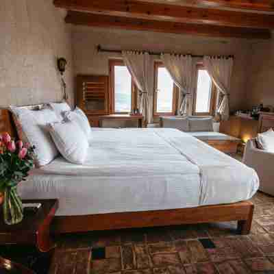 Millstone Cave Suites Hotel Rooms