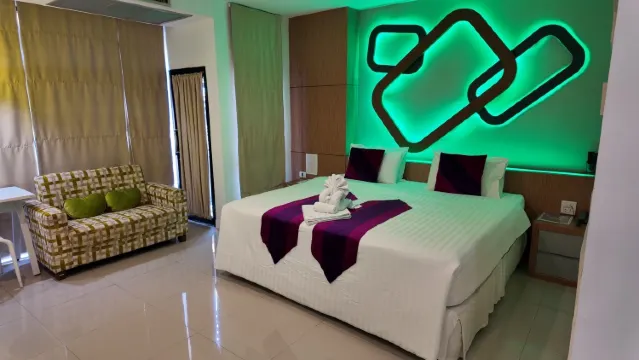 ห้องดีลักซ์ เตียงใหญ่ 1 เตียง