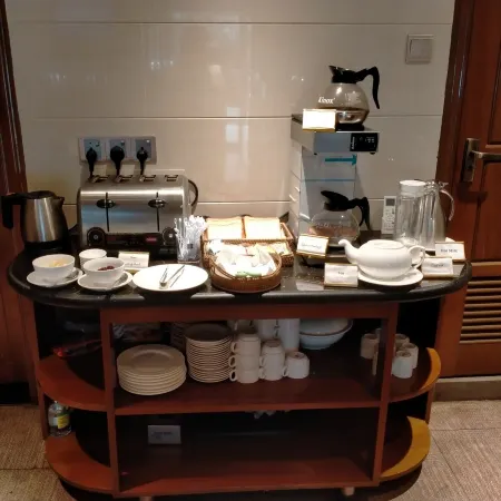 Hotel Bond
