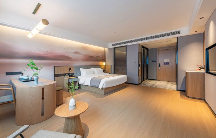 Thank Inn Premium (Jiangmen Enping Jinsha Square Branch)