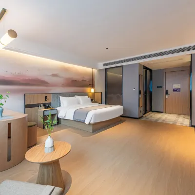 Thank Inn Premium (Jiangmen Enping Jinsha Square Branch) Hotels near Enping Railway Station