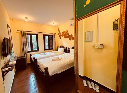 We House Guest House