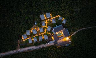 Qianna Guanshan Hot Spring Resort Hotel