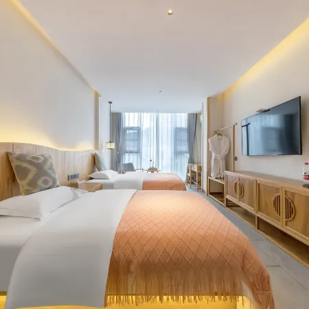Qianhuan·evelyn·Wangshan Light Luxury Pool Homestay (Libo Xiaoqikong East Gate)