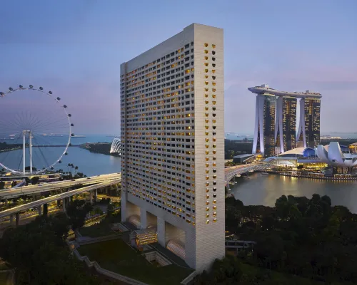 The Ritz-Carlton, Millenia Singapore フラワードーム周辺のホテル