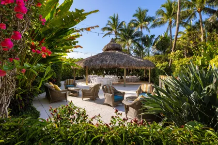 The Palms Hotel & Spa Miami Beach Отели рядом с достопримечательностью «Art Center - Richard Shack Gallery»