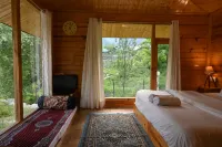 Cascade Mountain Retreat Manali Hotels near Rohtang Pass