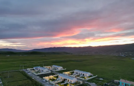 喀拉峻雲嶺觀山私湯度假民宿