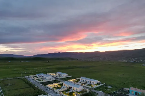 Yunling Guanshan Private Tang Holiday Homestay