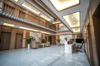 Coiorful Danxia Chunyu Hotel