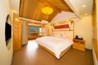 Luanxi Yunshu Garden Homestay (Xijiang Qianhu Miao Village Observation Deck Zhuzhuan Coffee Shop)