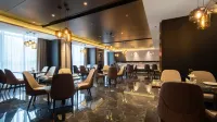 The GiorgioMorandi Hotels (West Railway Station International Convention and Exhibition Center) - جاكوزي