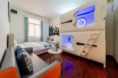 Eagle Tree Capsule Inn Hotel in zona Zhenya Palace Relic Site