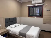 長鑫賓館（鎮平新民路石佛寺店） - 2星級