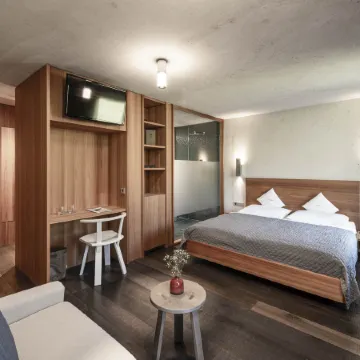 La Paula Apartments & Suites