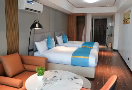 Golden Seagulls Hotel (Free Airport Shuttle Service) Отели рядом с достопримечательностью «Нешнел Шрайн оф Ауэр Мотер оф Перпечуал Хелп»