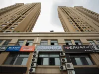 Ronghai Holiday Hotel (Weihai High-speed Railway Station Hanlefang) Hotels near Weihai Huaxia City Scenic Spot