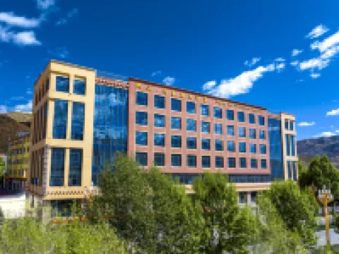 Minshan Impression Kangba Hotel Hotels in Dengqen