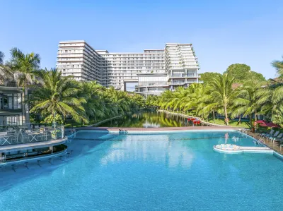 Koi Resort & Residence Da Nang فنادق في 