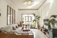 Kaifeng Moran Homestay (Wansui Mountain Da Song Wuxia City)