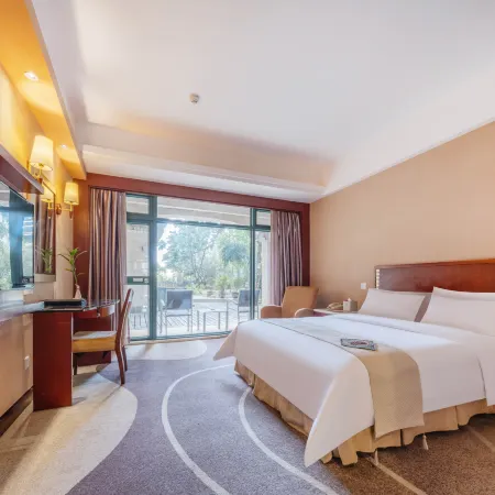 CP Peninsula Hotel