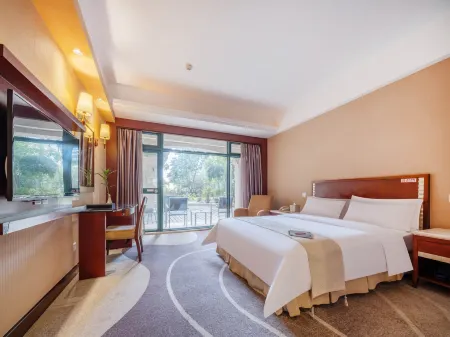 CP Peninsula Hotel