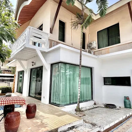 H6 Downtown Chinatown Terminal, Fengyue Street, Five bedroom Pattaya Haitian Pool Villa