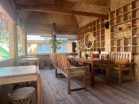 Huacai family Jingyi family holiday beauty lodging in Jinghong, Xishuangbanna