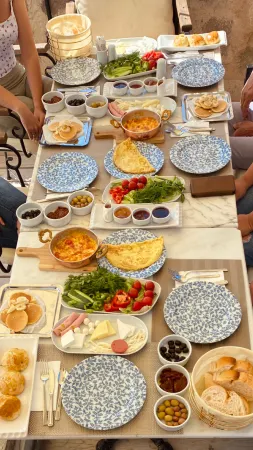 Takaev Cave House Отели в г. Tekelli Mahallesi