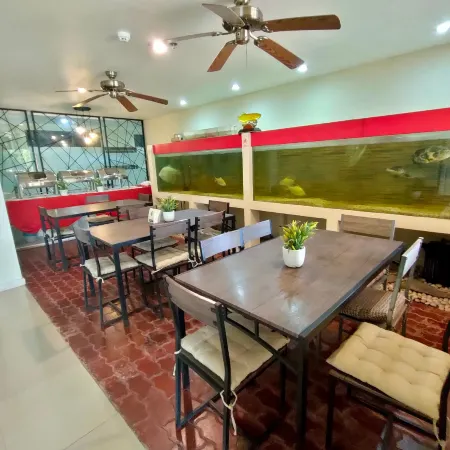 Royale House Hotel Davao powered by Cocotel