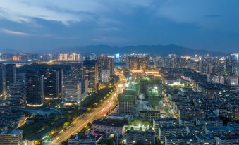 Hanting Hotel (Qingdao Jimo North Railway Station Wanda Plaza)