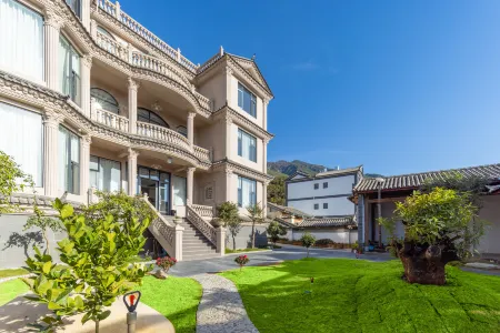 Moon Homestay Cloud Residence(Sanyi Internationai AirportStore) Отели рядом с Аэропорт Лицзян