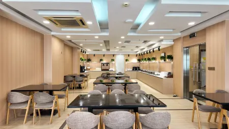 Joyful Star Hotel  (Shanghai Pudong Airport2) Отели рядом с достопримечательностью «Chuansha Ancient Town»