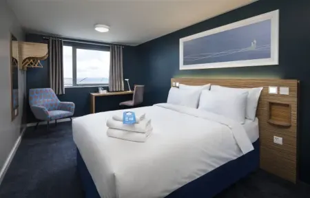 Travelodge Newcastle-under-Lyme Central Отели рядом с достопримечательностью «Парк Батпул»