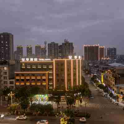 呈季飯店（宜州市政中心廣場店） Hotel Exterior