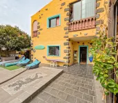 ลอสอามีโกส เนสต์ โฮสเทล โรงแรมใน