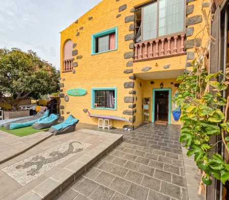 Los Amigos Nest Hostel