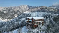 Homestays in Baihuazhai Scenic Area