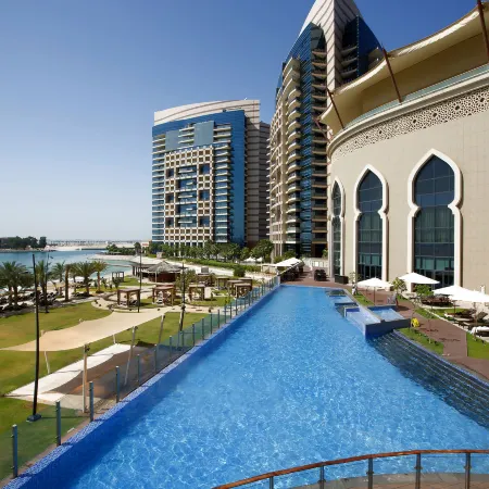 Bab Al Qasr Hotel