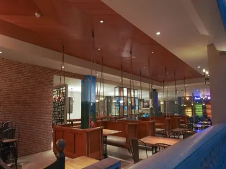 Jamboo Kingdom Hotel & Resort Отели в г. Trenggalek