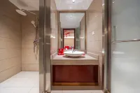 Rongcheng Celebrity Hotel (Rongcheng High Speed Rail Station Shop)